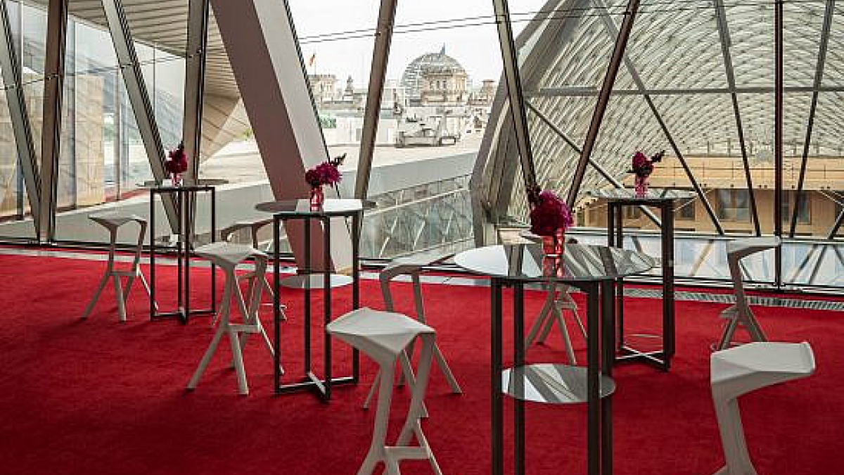 The Sky Lobby and Lounges