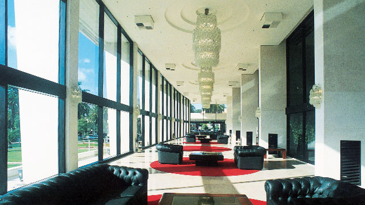 Panoramic Foyer