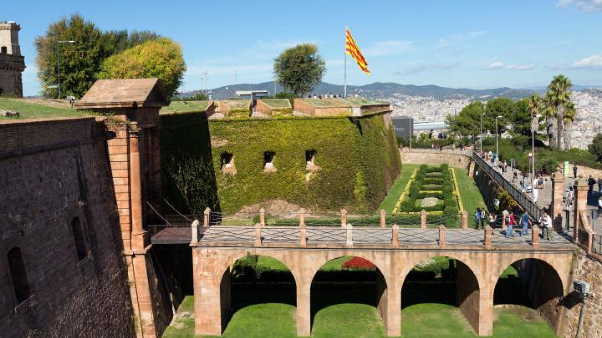 Baluard de Sant Carles and Baluard de Santa Amàlia