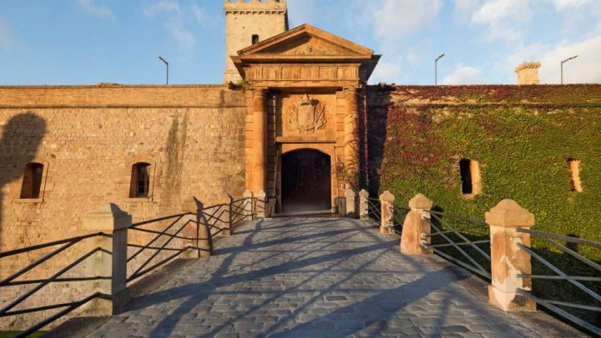 Baluard de Sant Carles and Baluard de Santa Amàlia