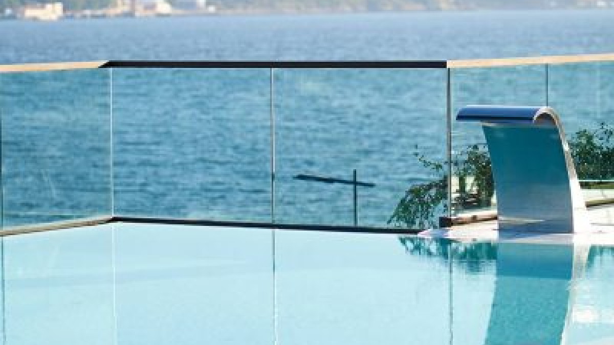 SUD Pool Lounge