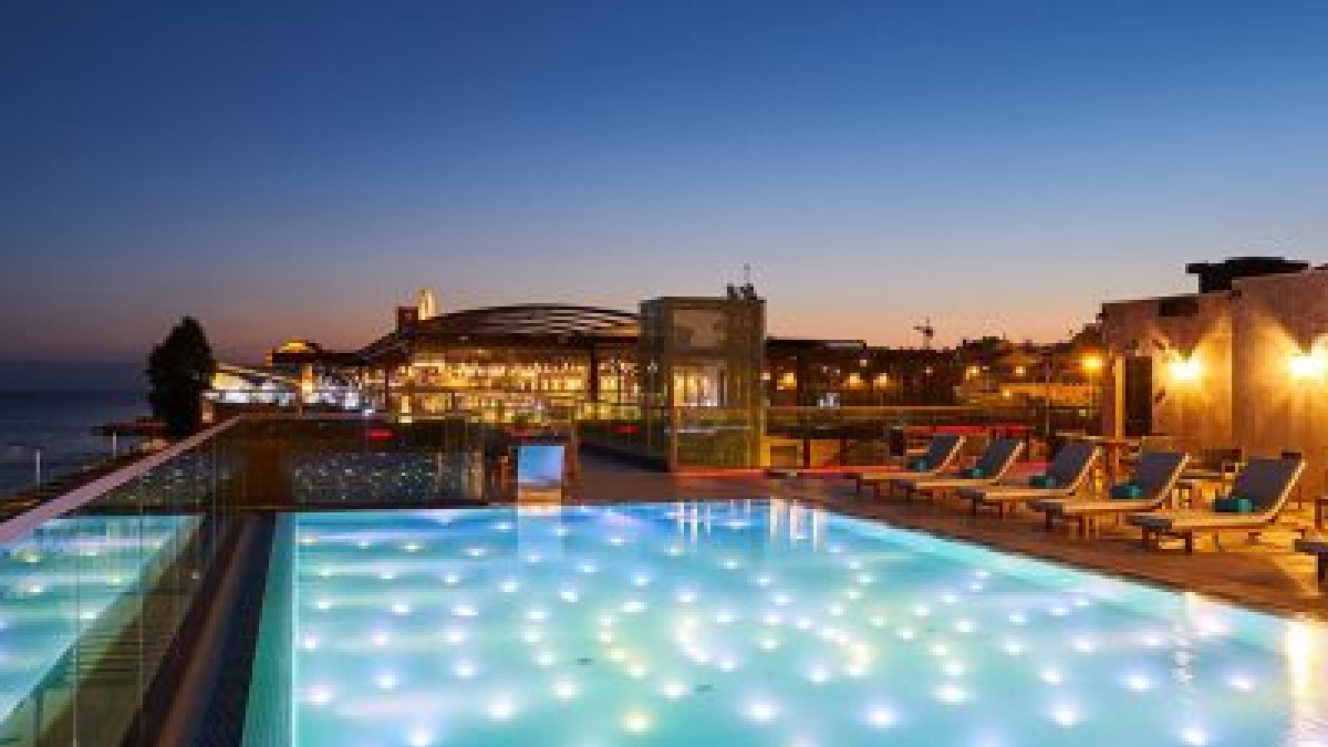 SUD Pool Lounge