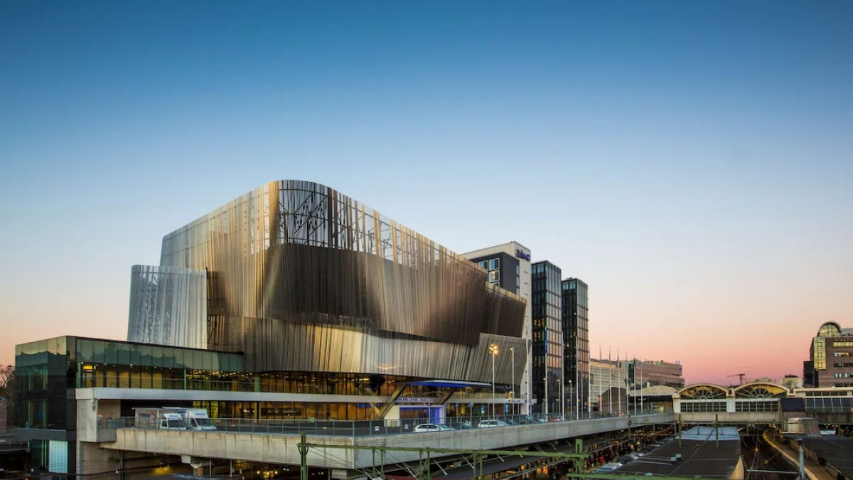 Radisson Blu Waterfront Hotel