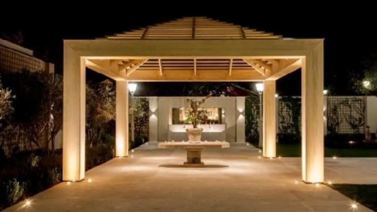 d8581b5b-8606-498c-ae3b-c6cf28f8025f