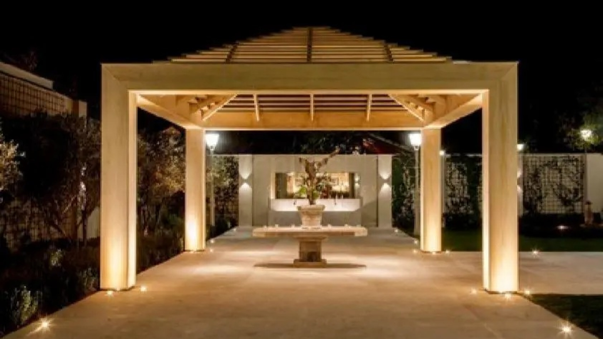 5e1da708-f502-439c-bad4-d54e68690b06