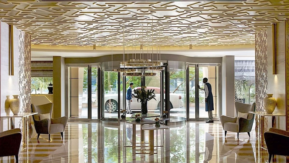 Two Seasons Hotel & Apartments