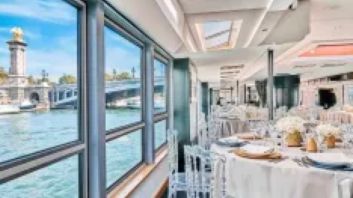 Majestic cruise for large corporate events