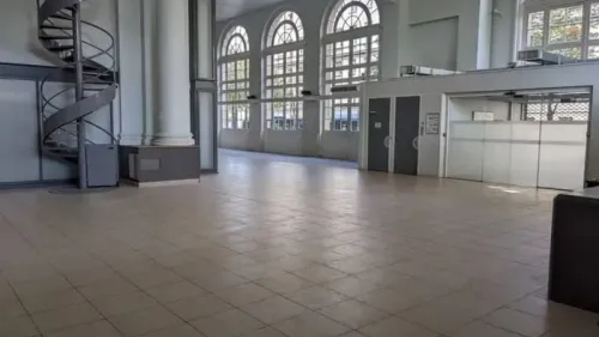 Art Nouveau Masterpiece for Grand Corporate Galas and Elegant Receptions