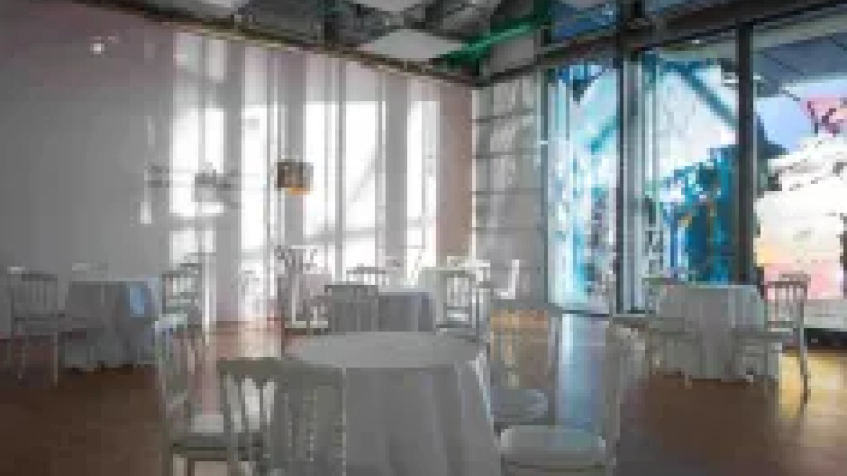 Spectacular Space With a Vast Terrace